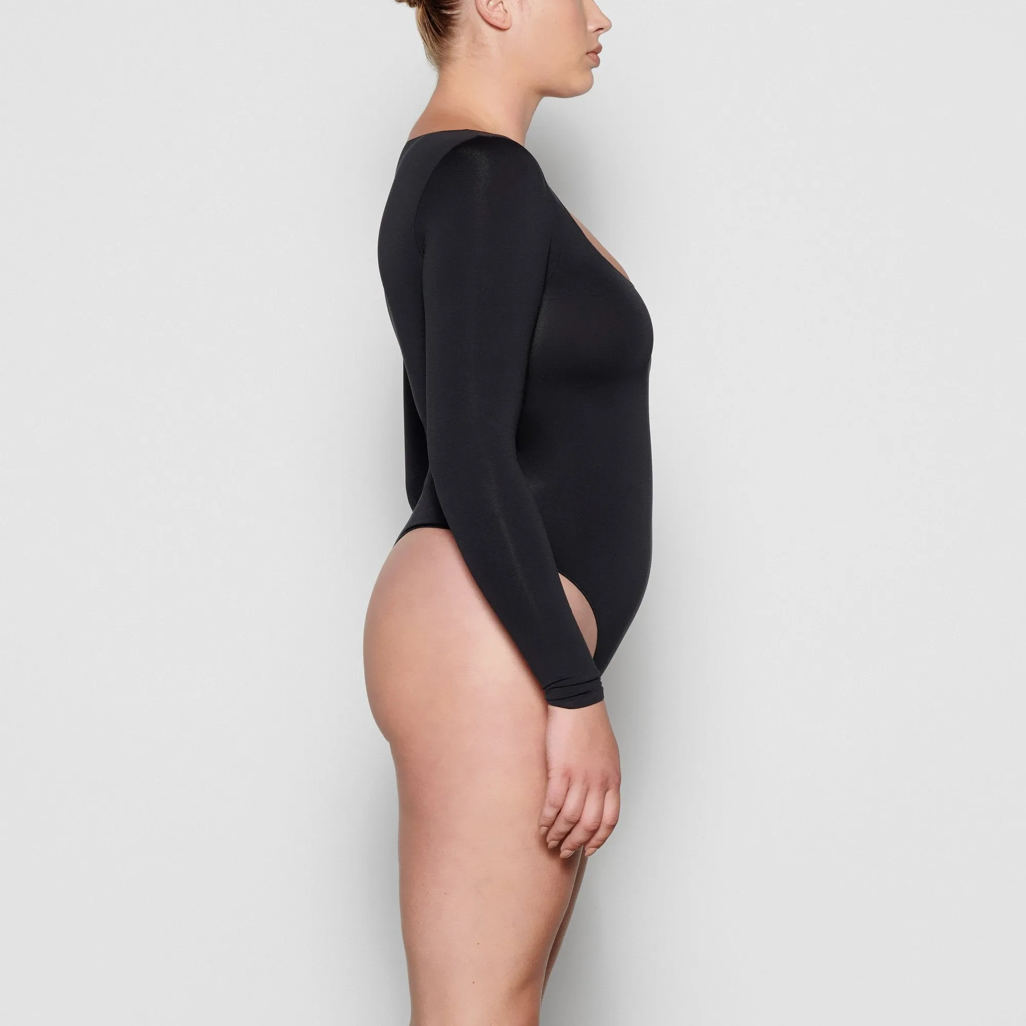 ESSENTIAL LONG SLEEVE SCOOP NECK BODYSUIT | ONYX